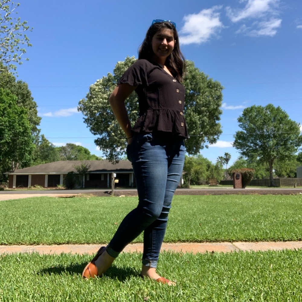 Meet your Posher, Adrienne